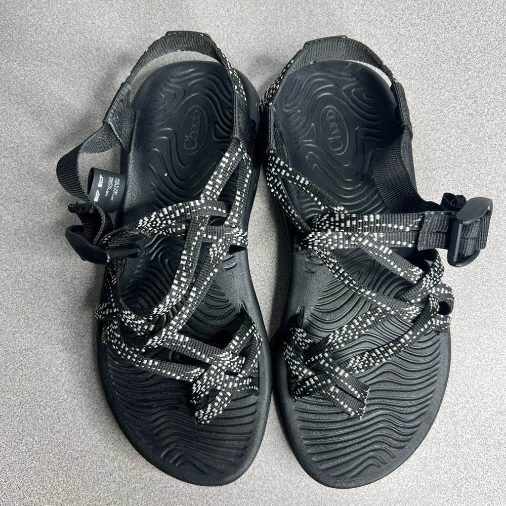 Chaco ZVolv X2 Women’s Size 7 Black Dash Sandals